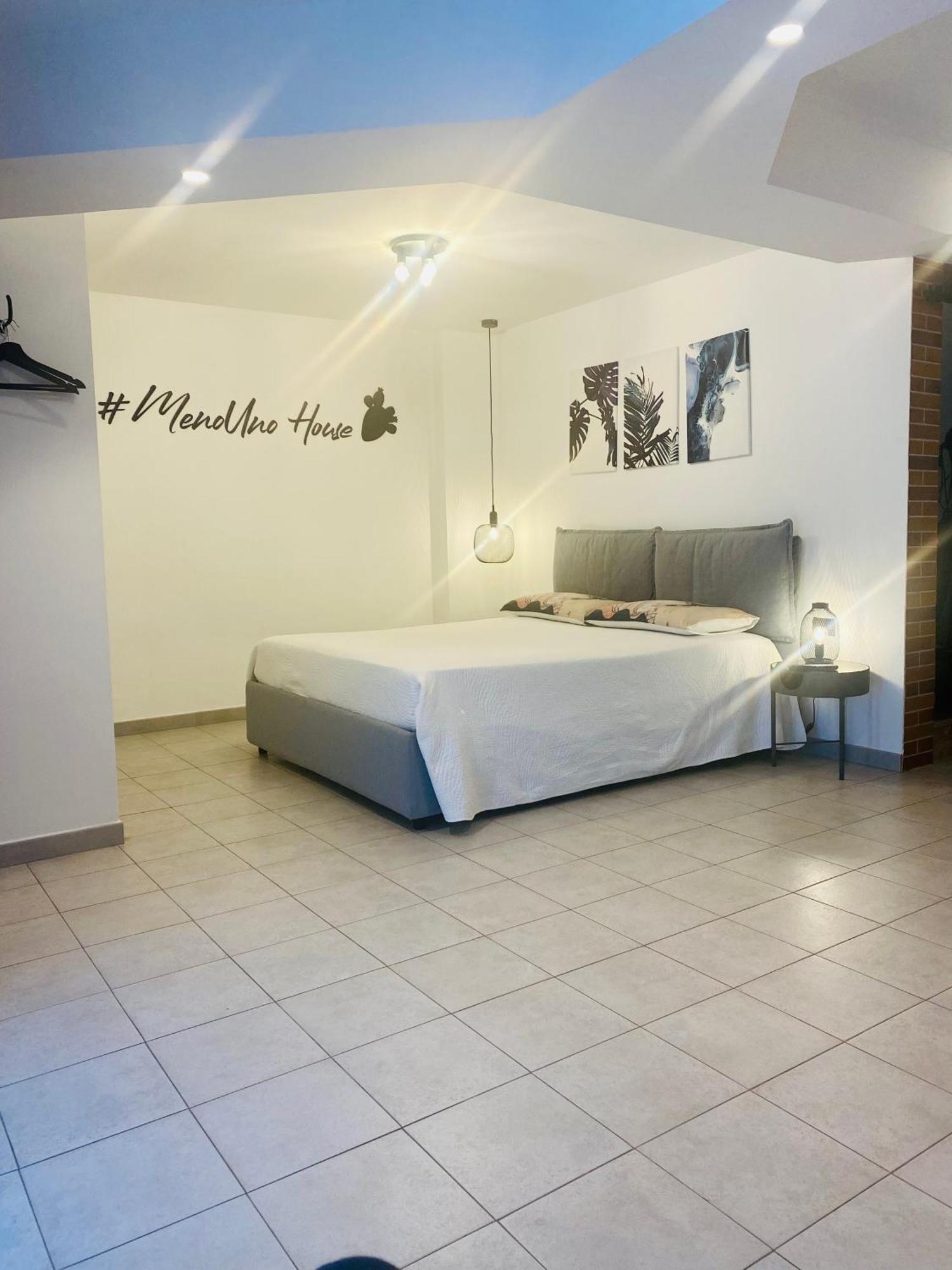 Menouno House Apartment Crispiano Exterior photo